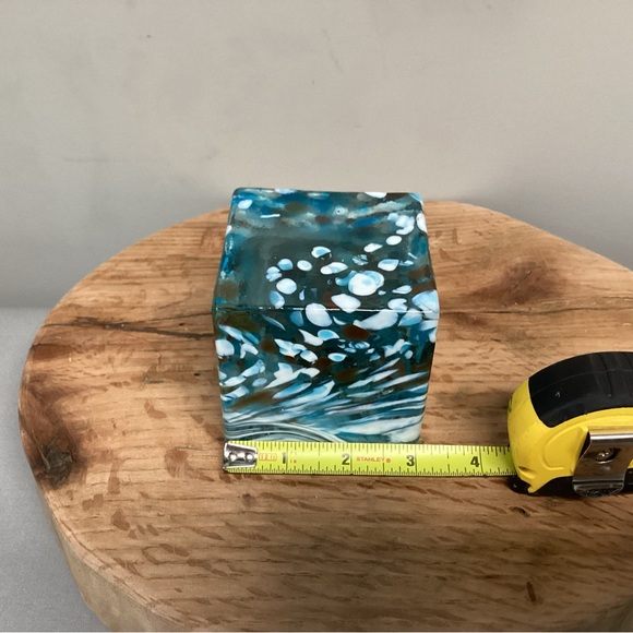 🔵 HQT Hand Blown Glass Art Cube Paperweight - Hand Made Home Design - Ocean Blue - Picture 10 of 11